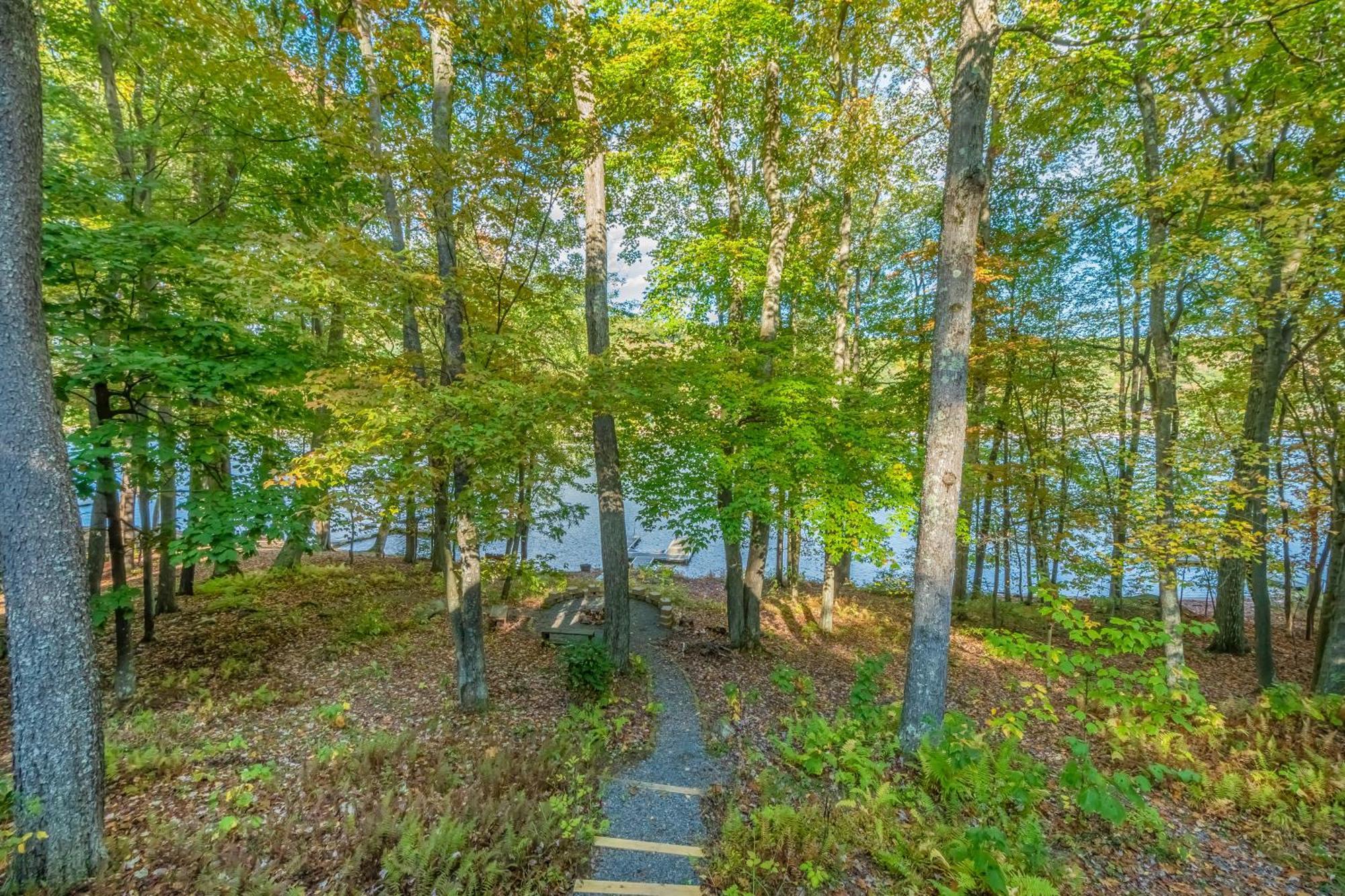 Maplewood Cottage McHenry Bagian luar foto